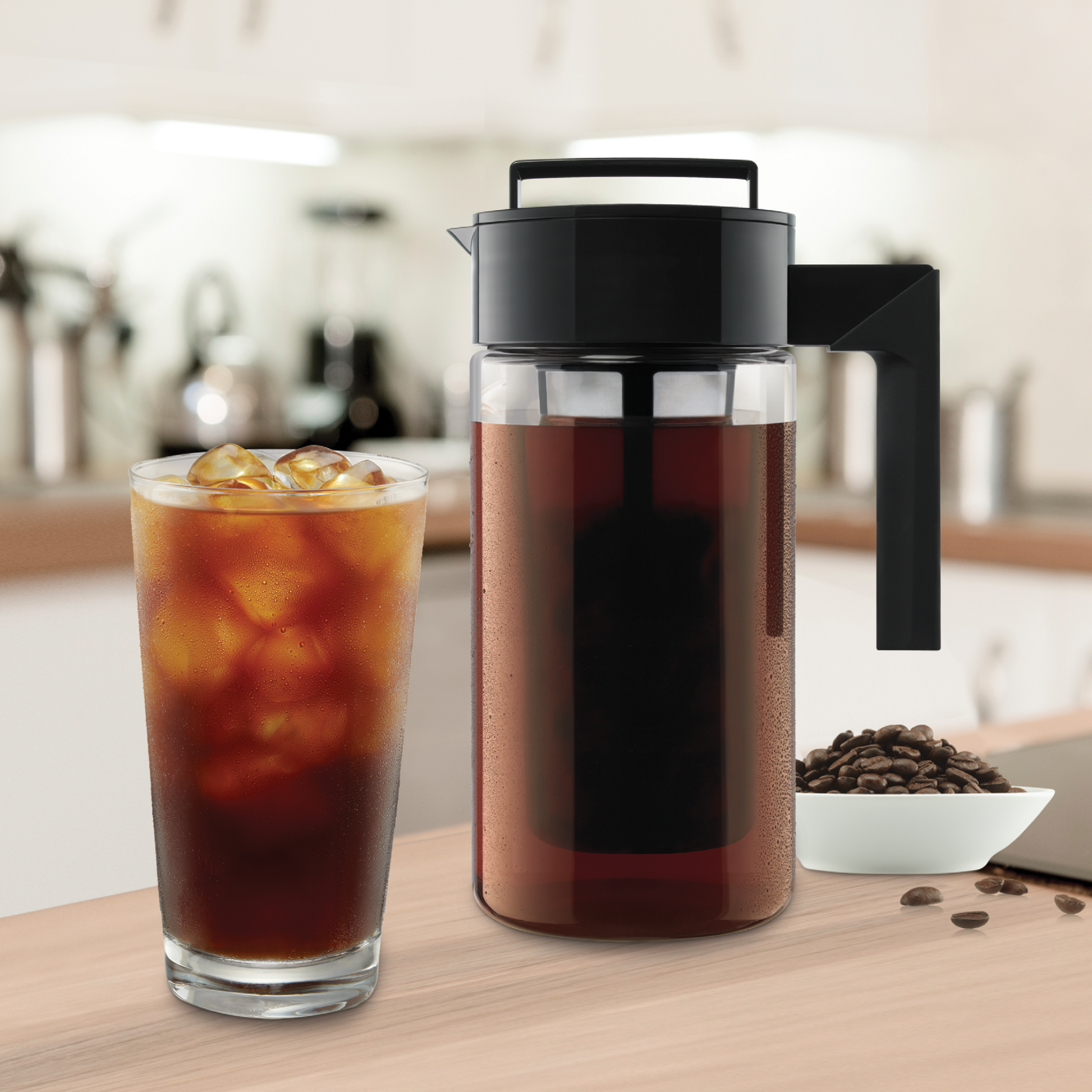 cold-brew-coffee-maker-q2 10310-ColdBrewCoffeeMaker-1qt-lifestyle2.png