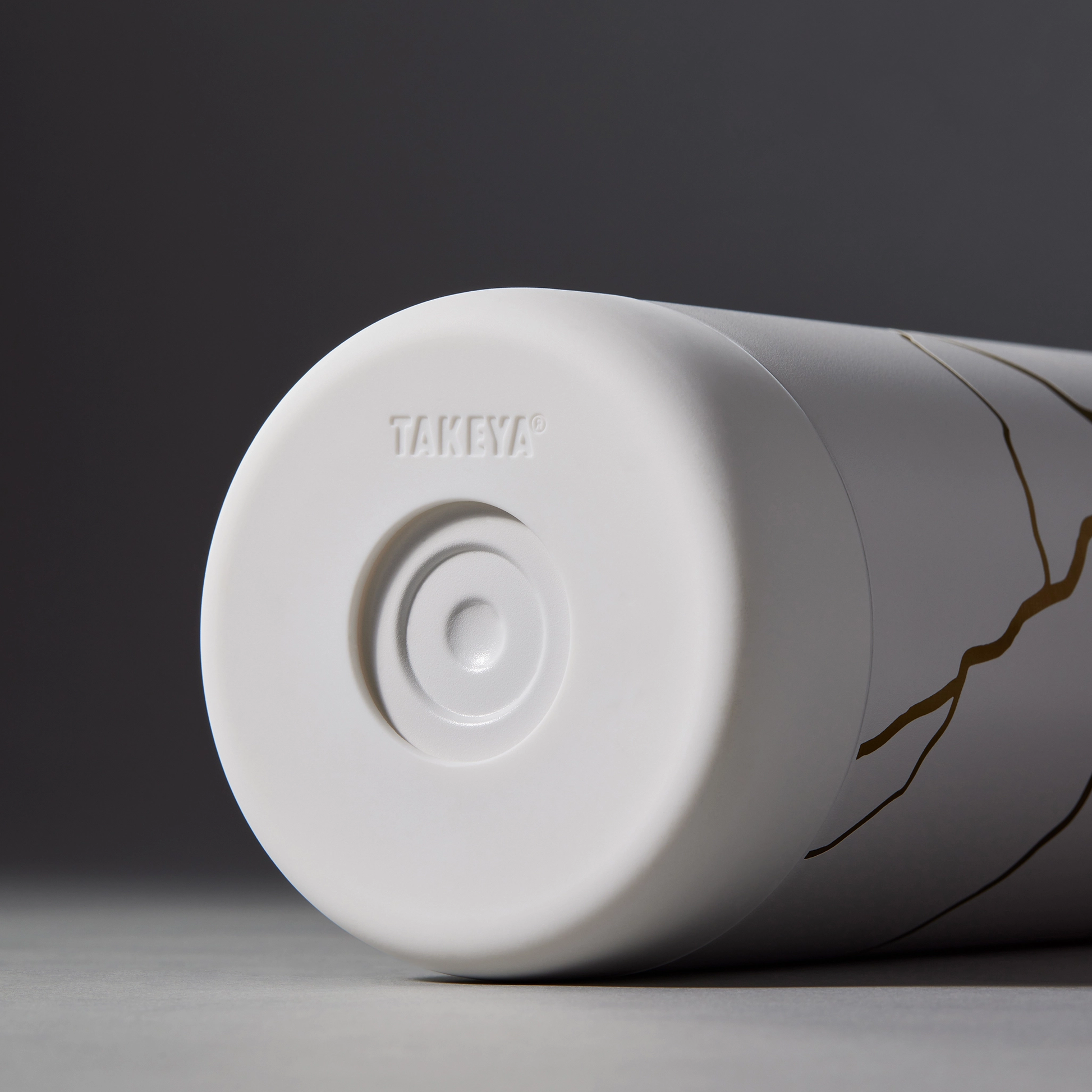 kintsugi-water-bottle-with-straw-lid-r1 51389-TK_HO25_Kintsugi_Takeya9255.png